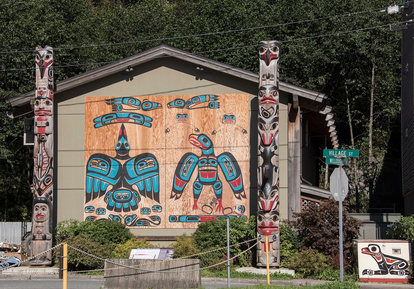 totem poles Tlingit and Haida